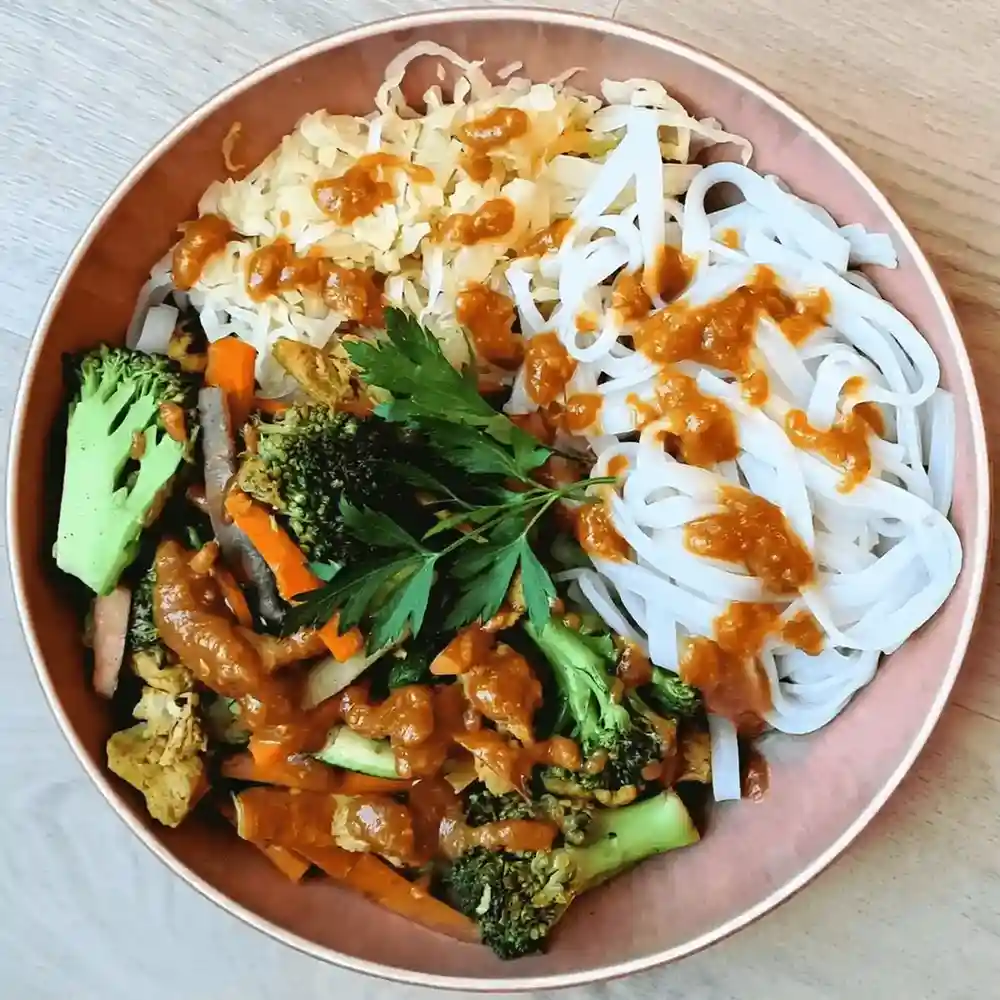 Unique rice noodle bowl