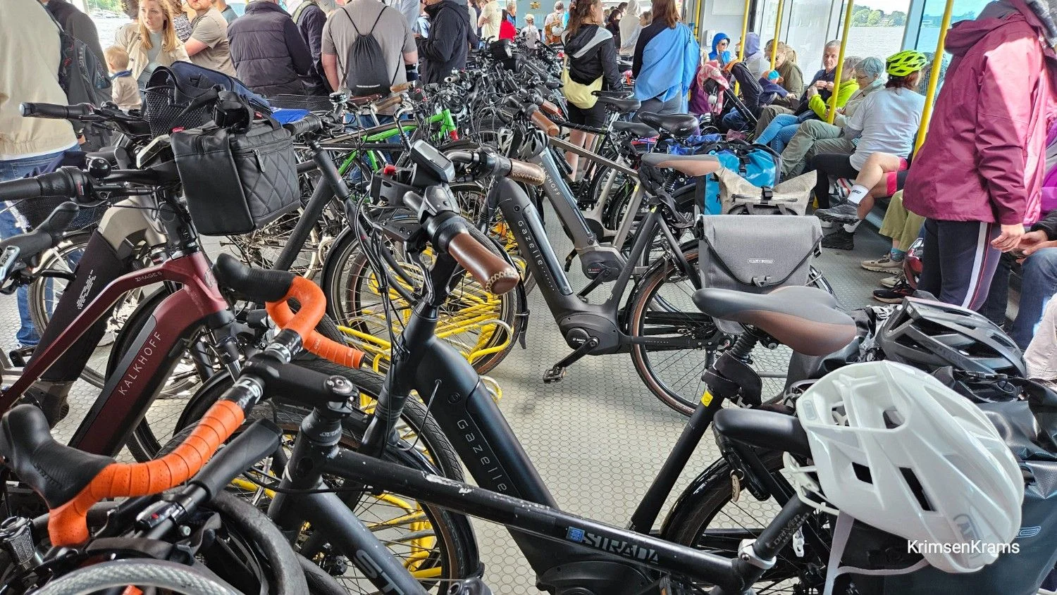 Fahrrad auf Fähre F10